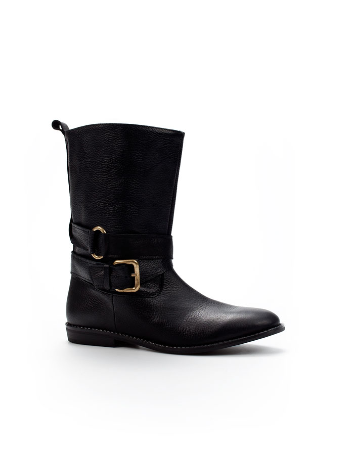 FLAT SOLE ANKLE BOOT WITH BUCKLES
